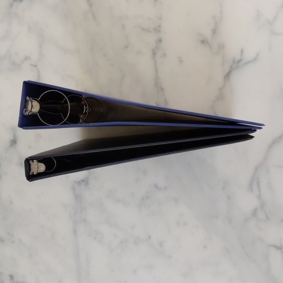 Avery Blue 1.5" 3 Ring and Black 0.5" 3 Ring Binder w/2 Interior Pockets, 2 pcs - Picture 2 of 3